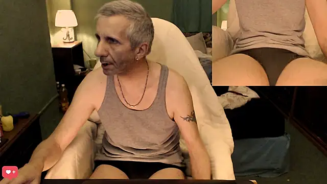 Snapshot of maxdaddy690 chatting on 12-13-24, 09:52 maxdaddy690 online show from 12-13-24, 09:52