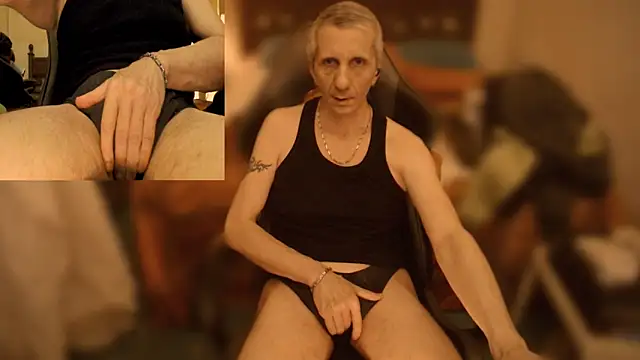 Snapshot of maxdaddy690 chatting on 01-18-25, 11:22 maxdaddy690 online show from 01-18-25, 11:22