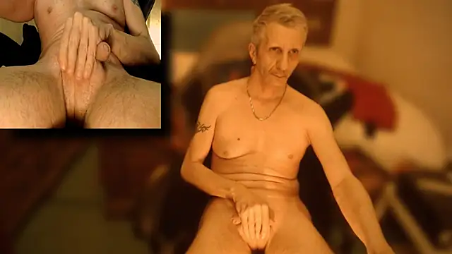 Snapshot of maxdaddy690 chatting on 02-28-25, 10:39 maxdaddy690 online show from 02-28-25, 10:39