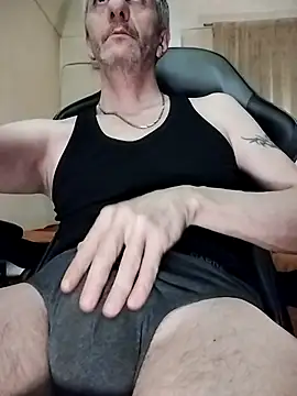 Snapshot of maxdaddy690 chatting on 03-15-25, 12:04 maxdaddy690 online show from 03-15-25, 12:04