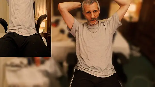 Snapshot of maxdaddy690 chatting on 09-08-25, 08:52 maxdaddy690 online show from 09-08-25, 08:52