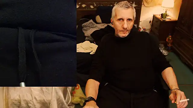 Snapshot of maxdaddy690 chatting on 10-29-25, 10:55 maxdaddy690 online show from 10-29-25, 10:55