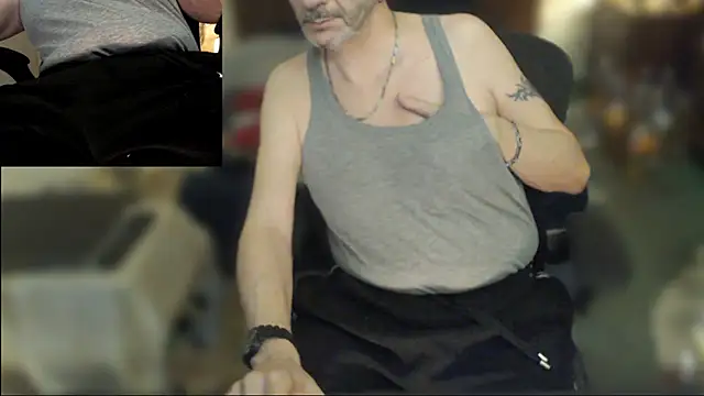 maxdaddy690 online show from 04-28-26, 09:31