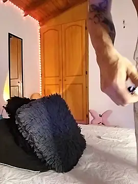 morenosiam online show from 12-17-25, 01:55