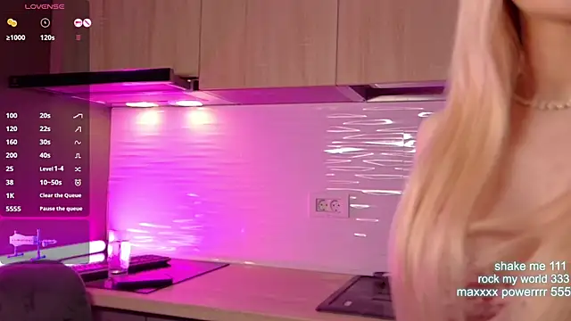 Snapshot of CutiePie69__ chatting on 11-13-25, 08:41 CutiePie69 online show from 11-13-25, 08:41