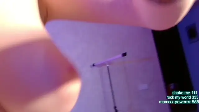 CutiePie69   online show from 01-12-26, 08:47