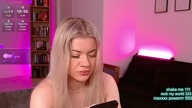 CutiePie69   online show from 06-19-26, 07:17