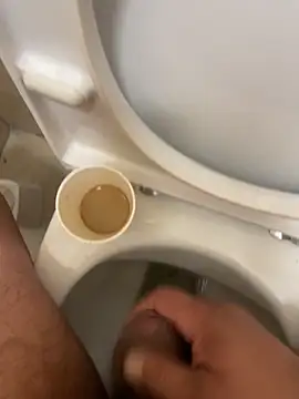 Snapshot of Alexander18edd chatting on 11-24-25, 01:33 Alexander18edd online show from 11-24-25, 01:33