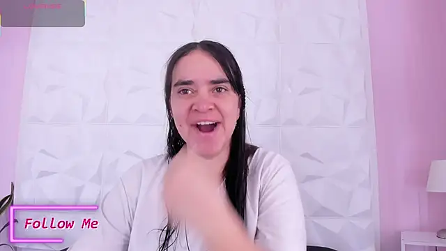 Snapshot of Valeriagomez_ chatting on 11-30-25, 12:20 Valeriagomez online show from 11-30-25, 12:20