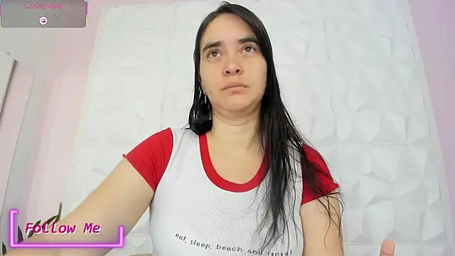 Snapshot of Valeriagomez_ chatting on 12-02-25, 12:10 Valeriagomez online show from 12-02-25, 12:10