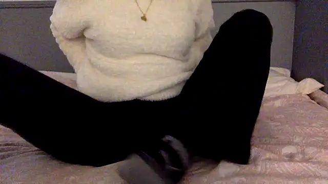 Snapshot of prettyy_kitty chatting on 02-25-25, 07:25 prettyy kitty online show from 02-25-25, 07:25