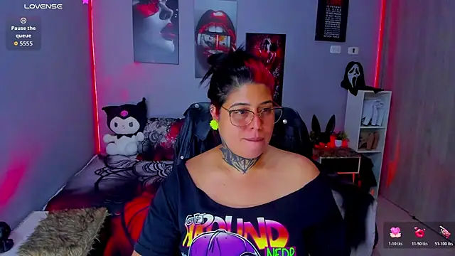 Veronika metal online show from 10-31-25, 04:02