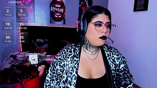 Snapshot of Veronika_metal chatting on 04-21-26, 09:39 Veronika metal online show from 04-21-26, 09:39