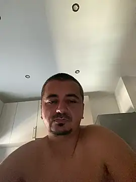 Snapshot of Flavius189 chatting on 08-02-26, 08:24 Flavius189 online show from 08-02-26, 08:24