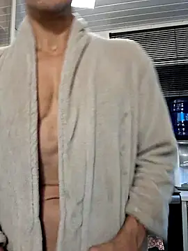 juniortche1313 online show from 04-28-26, 10:37