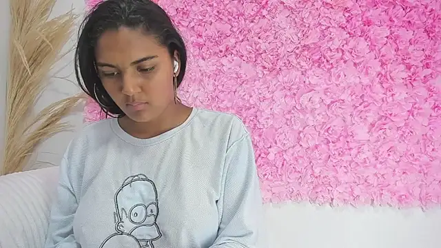 Snapshot of Melodymoore_ chatting on 01-17-26, 10:13 Melodymoore online show from 01-17-26, 10:13