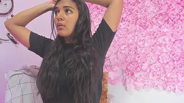 Snapshot of Melodymoore_ chatting on 02-28-26, 10:44 Melodymoore online show from 02-28-26, 10:44