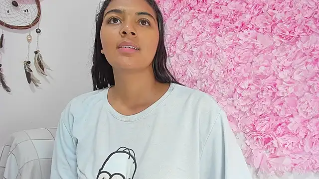 Snapshot of Melodymoore_ chatting on 03-08-26, 10:35 Melodymoore online show from 03-08-26, 10:35