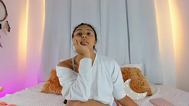 Melodymoore  online show from 06-26-26, 07:35