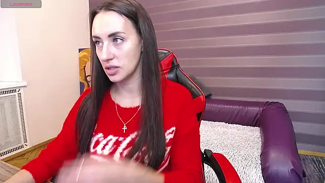 Snapshot of JenniferStone chatting on 10-26-25, 08:09 JenniferStone online show from 10-26-25, 08:09