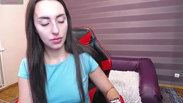 Snapshot of JenniferStone chatting on 11-15-25, 09:06 JenniferStone online show from 11-15-25, 09:06