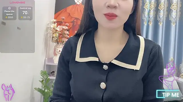 Snapshot of shishi_101 chatting on 10-25-25, 01:24 shishi 101 online show from 10-25-25, 01:24