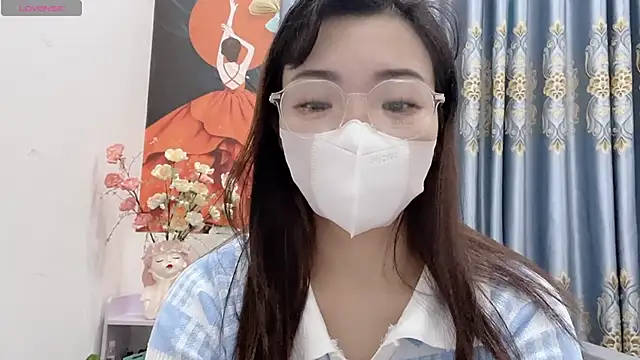 Snapshot of shishi_101 chatting on 11-16-25, 02:28 shishi 101 online show from 11-16-25, 02:28