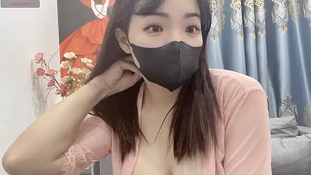 Snapshot of shishi_101 chatting on 11-19-25, 02:28 shishi 101 online show from 11-19-25, 02:28