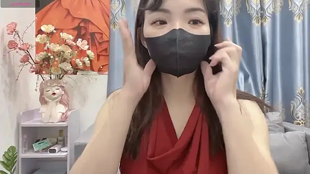 Snapshot of shishi_101 chatting on 11-21-25, 01:43 shishi 101 online show from 11-21-25, 01:43