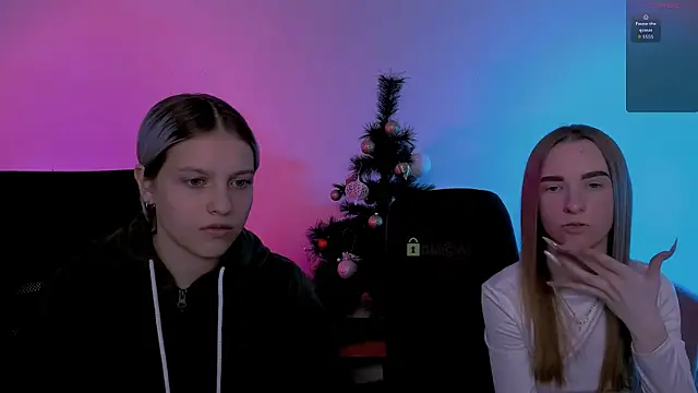 Snapshot of doll_vey chatting on 12-15-25, 08:02 doll vey online show from 12-15-25, 08:02