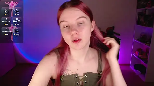 Strawberry juli online show from 11-13-25, 01:21