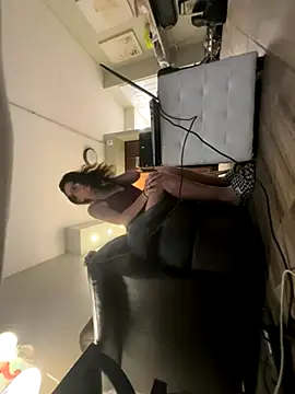 Snapshot of JerseyGem chatting on 10-04-25, 10:52 JerseyGem online show from 10-04-25, 10:52