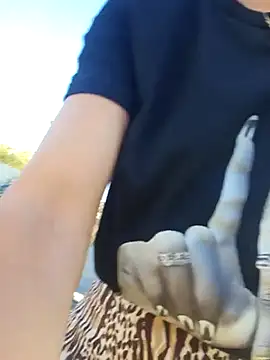 Snapshot of zoeylarkens chatting on 11-03-25, 11:55 zoeylarkens online show from 11-03-25, 11:55