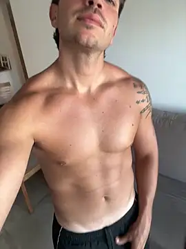 Snapshot of shuki0101 chatting on 03-16-26, 07:40 shuki0101 online show from 03-16-26, 07:40