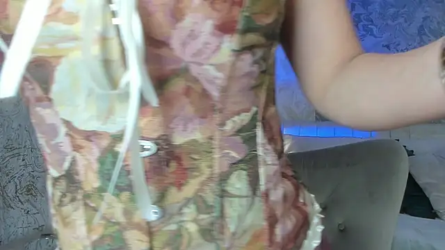 Liannaa  online show from 10-23-25, 07:45