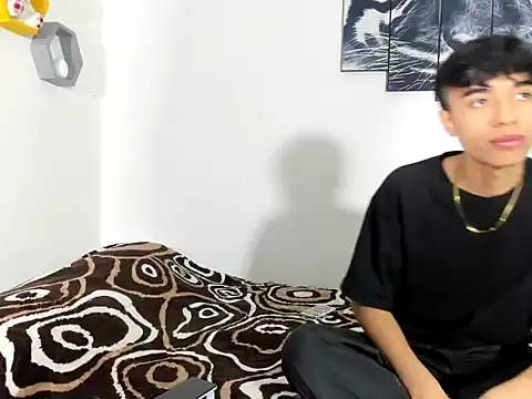 Snapshot of Maxxi_hot23 chatting on 03-10-25, 01:32 Maxxi hot23 online show from 03-10-25, 01:32