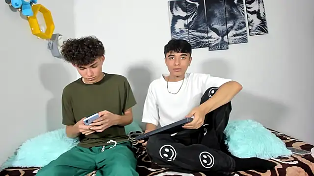 Snapshot of Maxxi_hot23 chatting on 03-14-25, 08:17 Maxxi hot23 online show from 03-14-25, 08:17