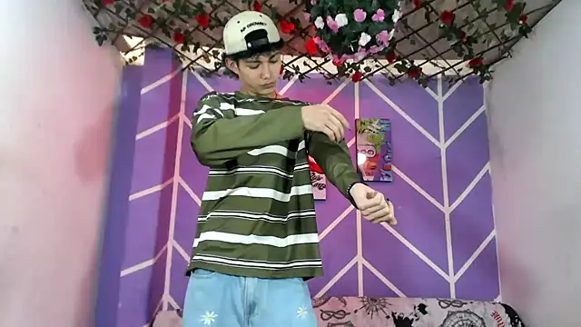 Snapshot of Maxxi_hot23 chatting on 09-08-25, 07:24 Maxxi hot23 online show from 09-08-25, 07:24