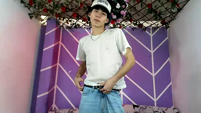 Snapshot of Maxxi_hot23 chatting on 09-25-25, 07:28 Maxxi hot23 online show from 09-25-25, 07:28