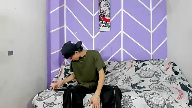 Snapshot of Maxxi_hot23 chatting on 10-10-25, 07:46 Maxxi hot23 online show from 10-10-25, 07:46