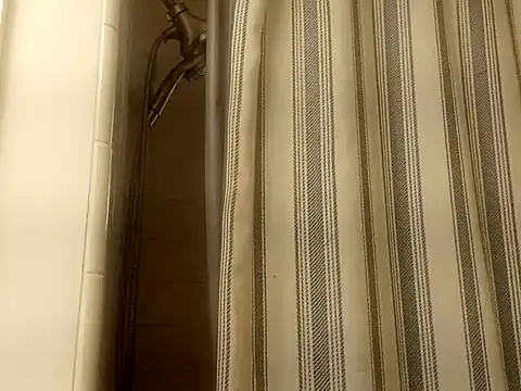 wetnwildforyou online show from 10-04-25, 05:22