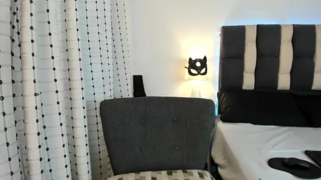 loverisu-coral online show from 11-27-25, 08:55