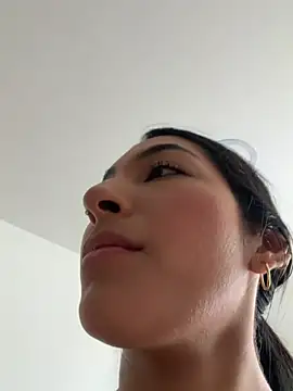 Snapshot of AshleyG_222 chatting on 05-07-26, 04:45 AshleyG 222 online show from 05-07-26, 04:45