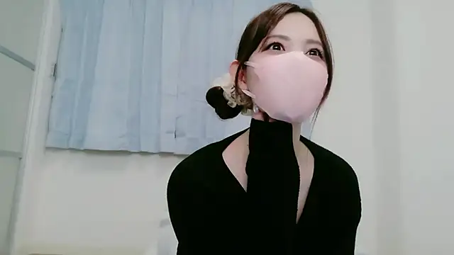 Snapshot of NANA_7 chatting on 11-30-25, 12:58 NANA 7 online show from 11-30-25, 12:58