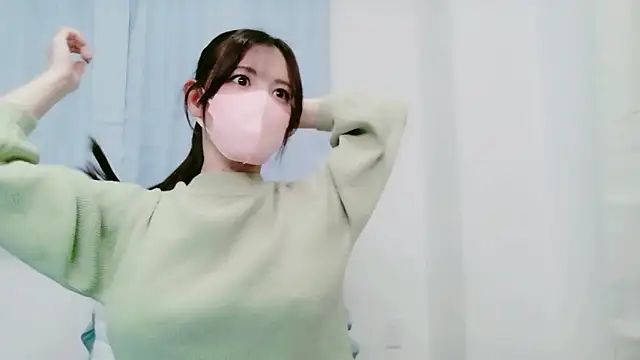 Snapshot of NANA_7 chatting on 12-17-25, 01:22 NANA 7 online show from 12-17-25, 01:22