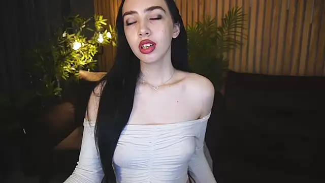 Snapshot of WildKittenX_ chatting on 10-28-25, 06:50 WildKittenX online show from 10-28-25, 06:50