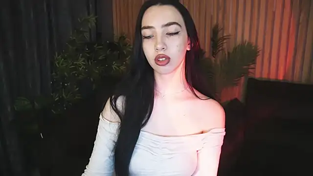 Snapshot of WildKittenX_ chatting on 11-10-25, 06:45 WildKittenX online show from 11-10-25, 06:45