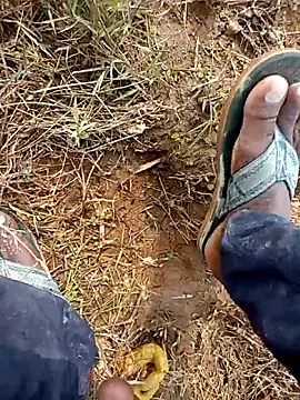 deshiwife26 online show from 12-20-25, 05:03