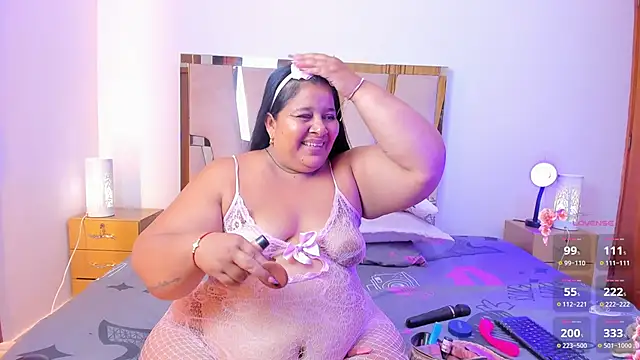 LunaaSweett online show from 12-20-25, 12:23