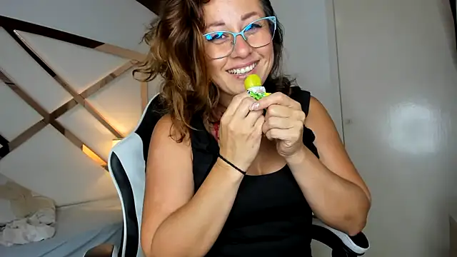 Allison greey online show from 12-15-25, 07:40